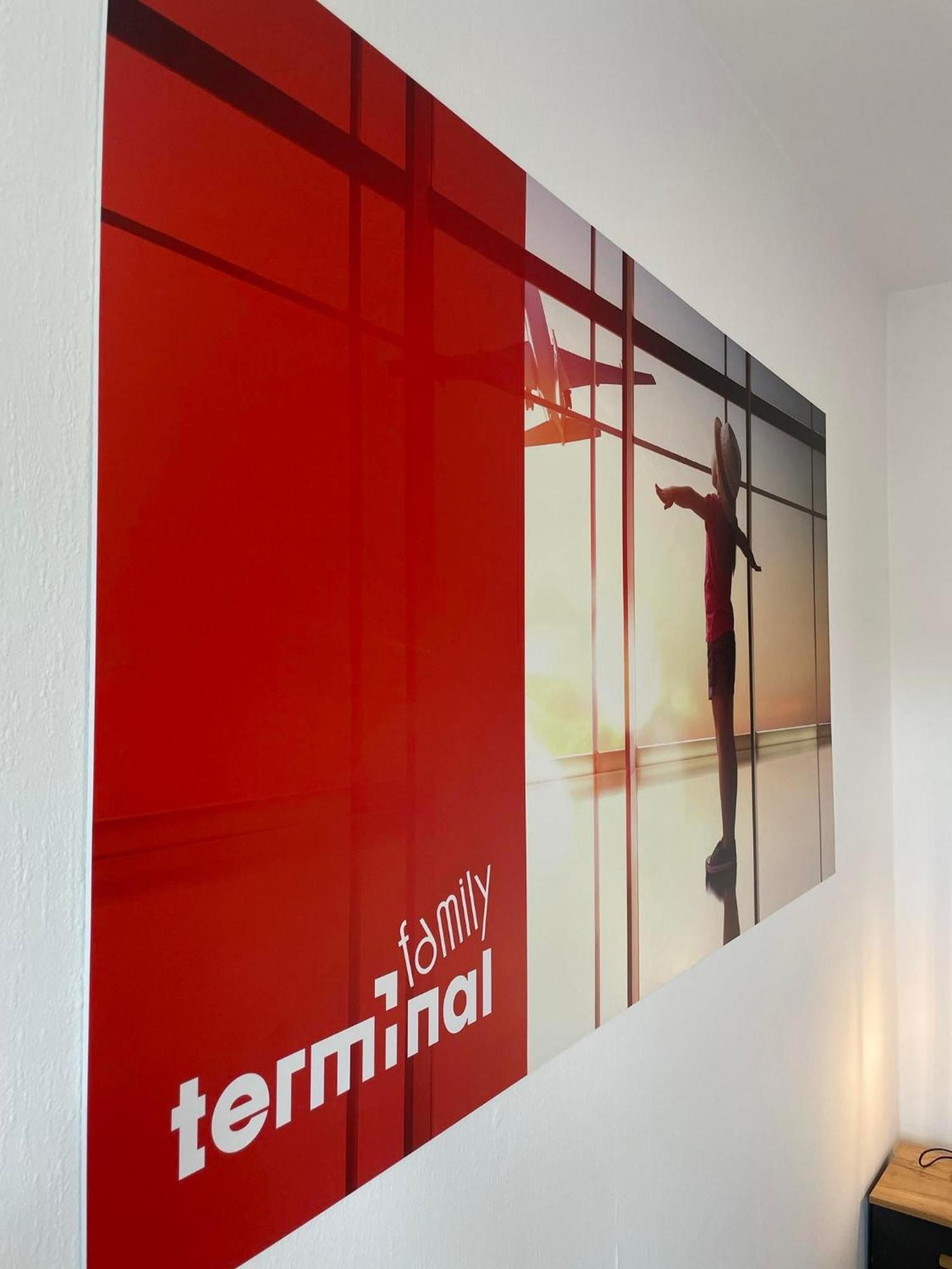 Terminal Family Airport Hostel Poznan Exterior photo